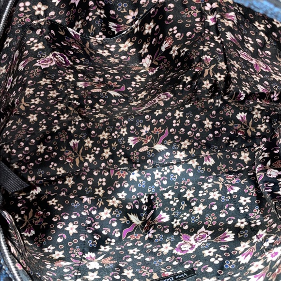 Vera Bradley Vera Tote - Picture 4 of 4